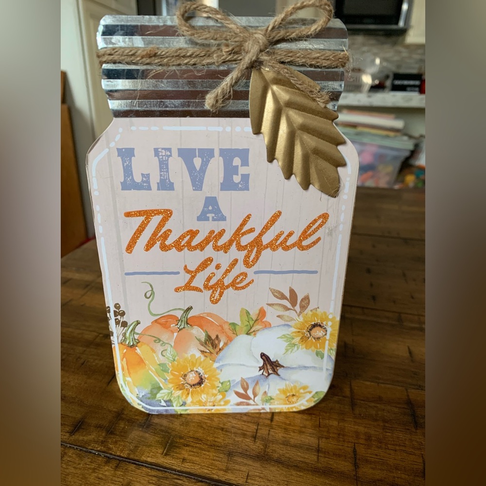 Greenbrier, “Live a Thankful Life” Decoration - Picture 2 of 4